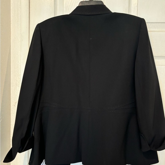 Kasper NWOT Black Fully Lined Blazer With Mid Length Sleeves - Picture 7 of 7
